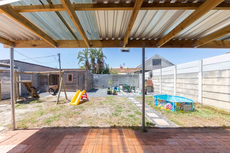 2 Bedroom Property for Sale in Athlone Western Cape